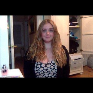 Meet your Posher, Julia